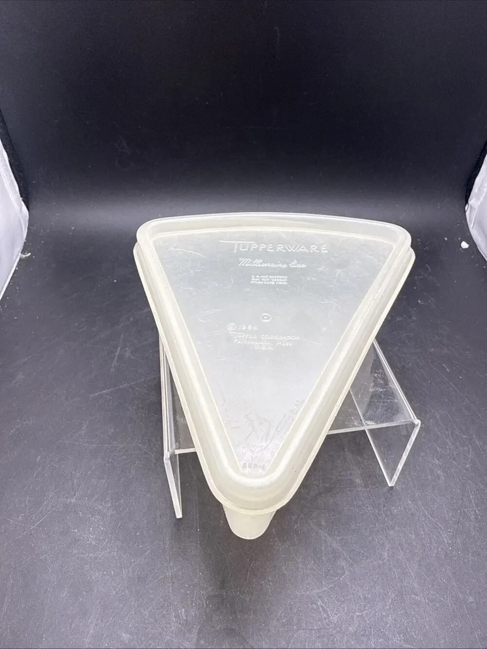 Vintage Tupperware Millionaire Line 269-1 Wedge Refrigerator Container w/Lid